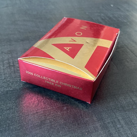 Vintage Avon 2005 collectible gold tone metal Christmas tree pin - Picture 11 of 11